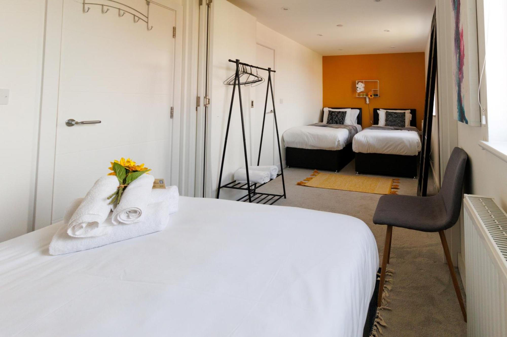 City Centre, Sleeps 7, Stunning Views & Parking, Interconnected Rooms Long Stay Work Contractor Leisure, Diamond Penthouse CBG Exterior foto